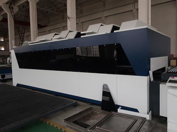 1000W CNC stroj za rezanje laserskih vlakana za lim